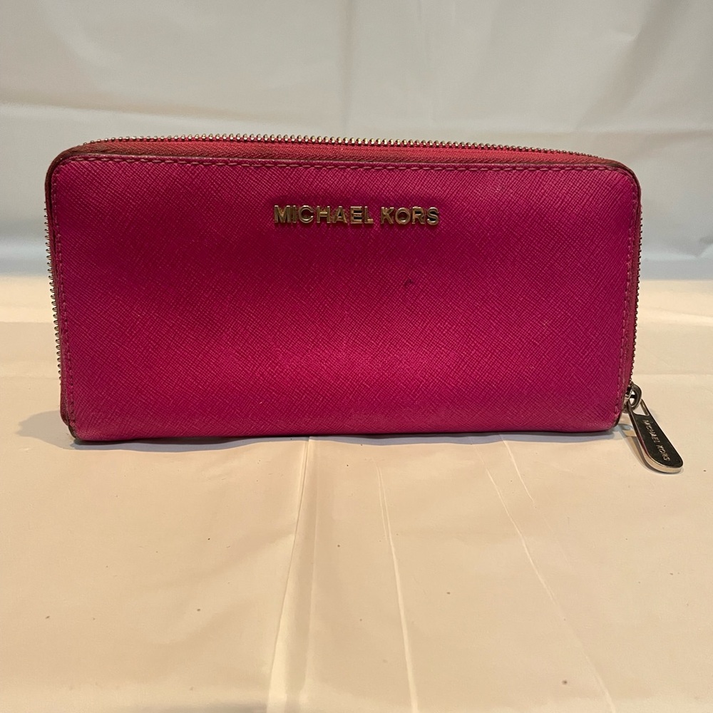 Michael Kors Fuchsia Zip Wallet